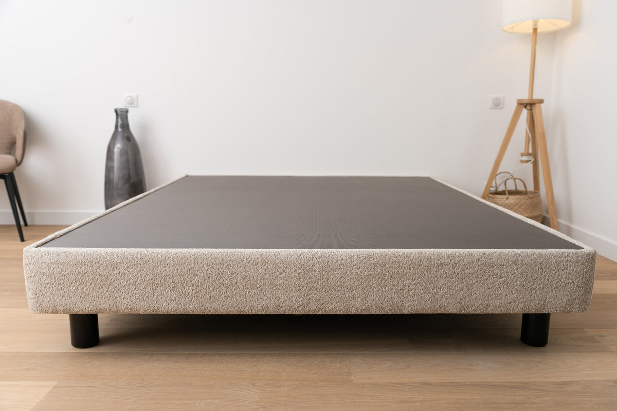 Sommier tapissier Prestige gris présenté sans matelas